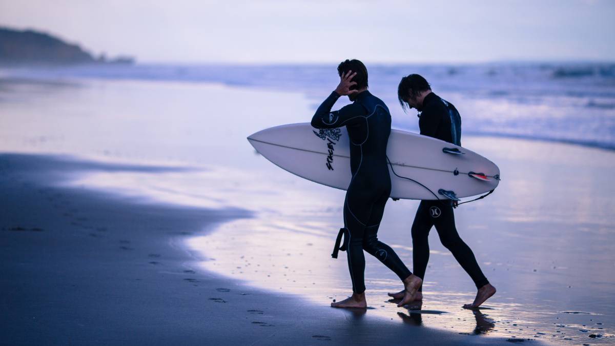 Top 5 Best Wetsuits for Surfing [2021 Reviews]